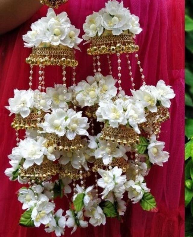 White Flower Kalire For Bride