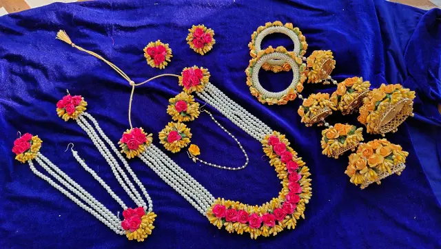 Full set of haldi/mehndi (artificial flower)