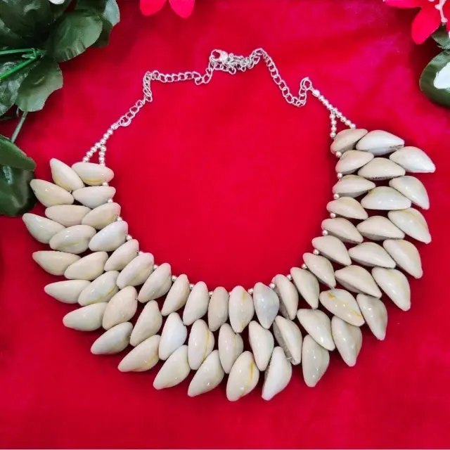 Shell necklace