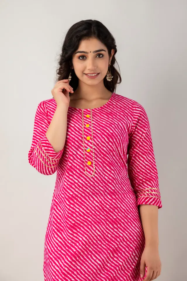 Pink Leheriya kurti