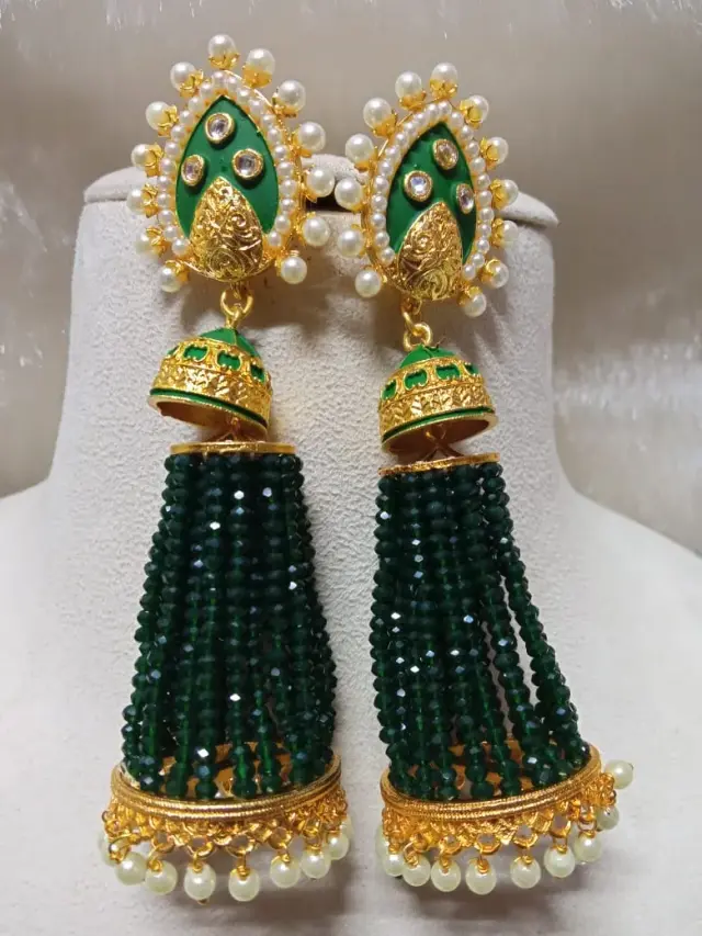 Jhumki with glass cutting beads