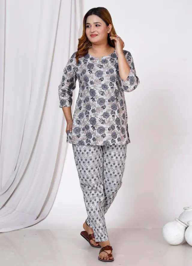 Women Top & Pyjama Set Black Rose Printed